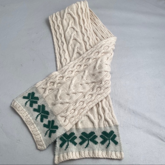 Carraigdonn off white Irish wool shamrock scarf
